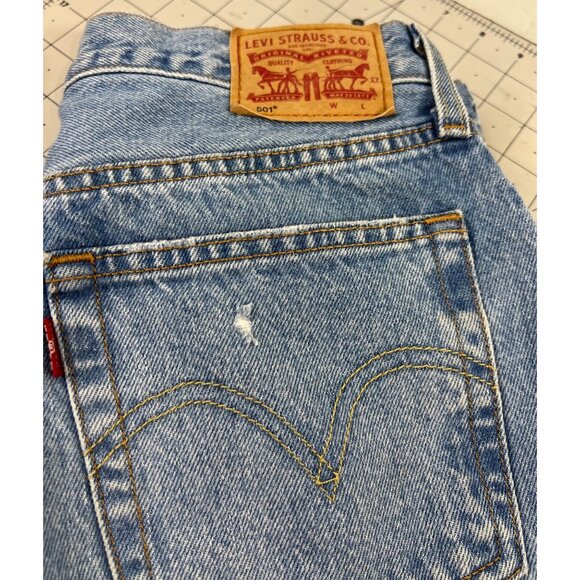 Levi’s 501 W29 L26 Distressed Light Wash Denim Jeans Women’s 29x26 Button Fly - Picture 2 of 16